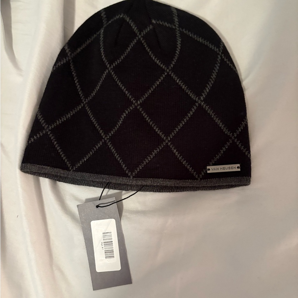 Van Heusen Black and Gray Knit Hat